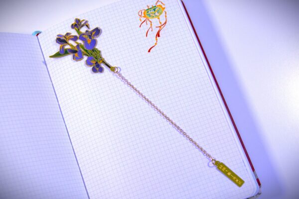Iris Elegance Blossom | Golden Bookmark - Image 5